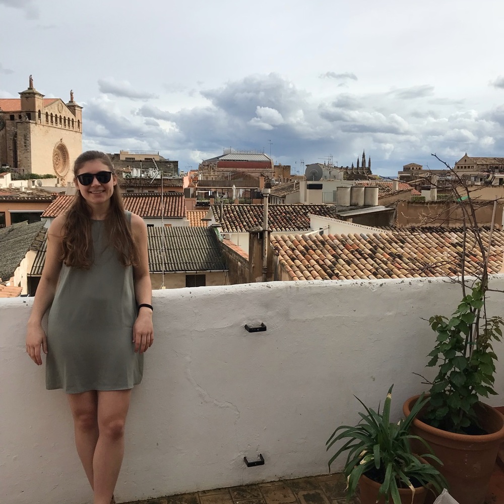 Meet your Posher, Emily